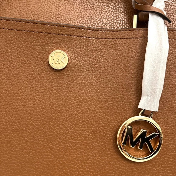 Michael Kors Maisie Large Pebbled Leather 3-in-1 Tote Bag - Picture 3 of 9